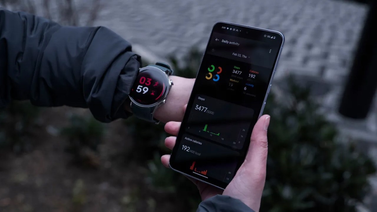 OnePlus Watch 2 còn được trang bị hệ điều hành WearOS 4 của Google và phần mềm hỗ trợ OHealth trên điện thoại OnePlus Watch 2 còn được trang bị hệ điều hành WearOS 4 của Google và phần mềm hỗ trợ OHealth trên điện thoại