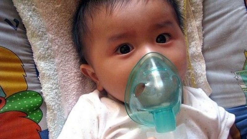 Sử dụng máy xông hơi nước có thể làm ẩm đường hô hấp và giảm ho hiệu quả