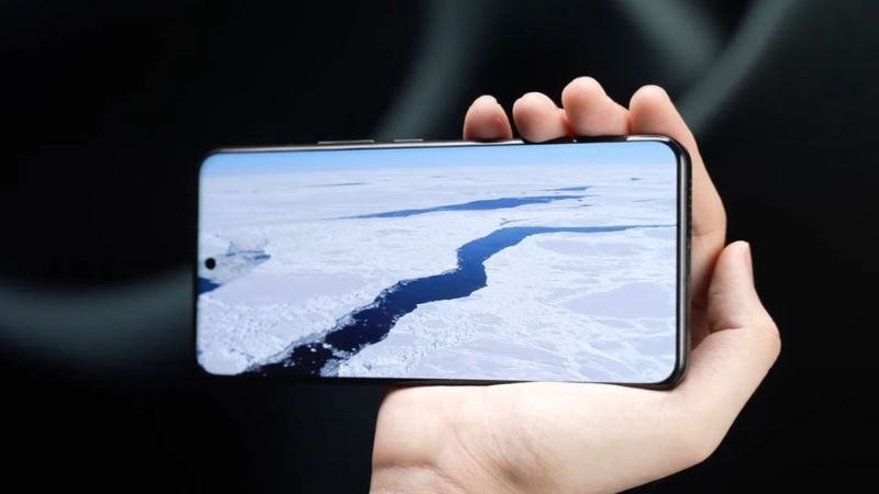 Xiaomi 14 Ultra có một màn hình khá lớn và chất lượng hiển thị tốt Xiaomi 14 Ultra có một màn hình khá lớn và chất lượng hiển thị tốt