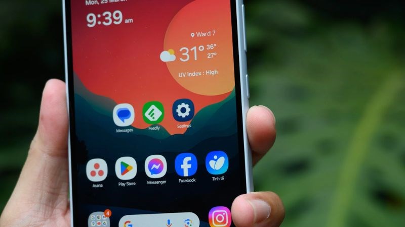 Samsung A35 được trang bị th&ecirc;m k&iacute;nh Gorilla Victus+ tăng cường sự bền bỉ