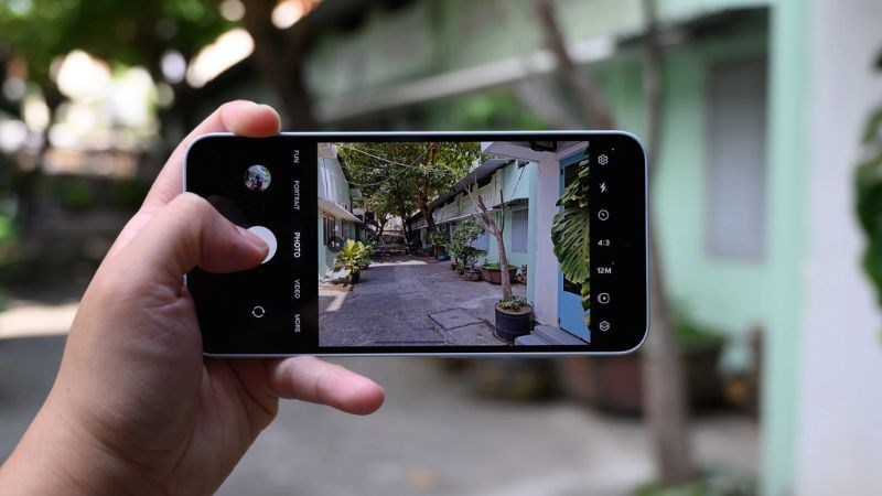Samsung A35 khi chụp ảnh được hỗ trợ th&ecirc;m c&ocirc;ng nghệ chống rung OIS