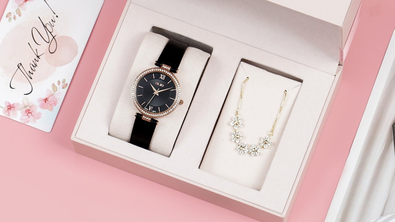 Tặng quà gì ngày 8/3 - Tặng theo set quà