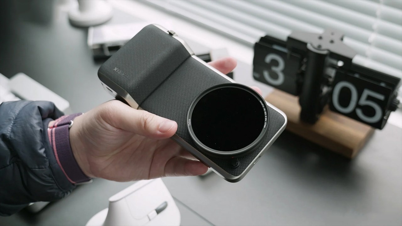 Xiaomi 14 Ultra là một phiên bản cải tiến nhẹ nhưng vẫn đủ sức cạnh tranh