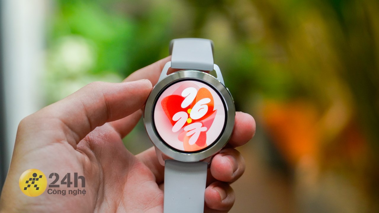 Xiaomi Watch S3 được thiết kế theo dạng mặt đồng hồ tròn cổ điển với khung kim loại chắc chắn. Xiaomi Watch S3 được thiết kế theo dạng mặt đồng hồ tròn cổ điển với khung kim loại chắc chắn.