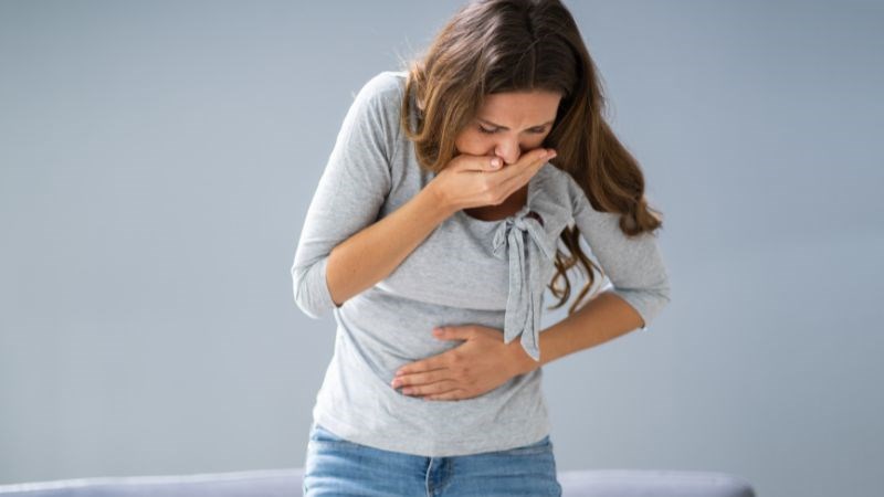 Buồn nôn là tác dụng phụ có thể gặp phải khi dùng rau đắng biển