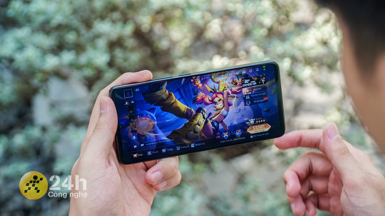 Săn ưu đãi 3/3: Điện thoại chơi game cực đã, dung lượng thả ga giá rẻ