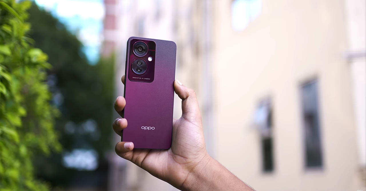 Phiên bản màu đỏ của OPPO F25 Pro 5G sử dụng mặt lưng nhám. Nguồn: Technology Gyan. Phiên bản màu đỏ của OPPO F25 Pro 5G sử dụng mặt lưng nhám. Nguồn: Technology Gyan.