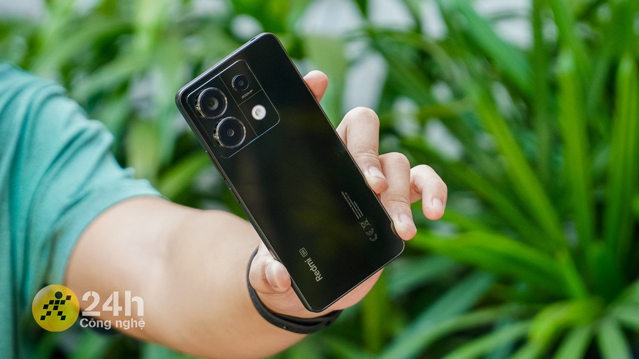 8/3 ưu đãi quá đã, điện thoại RAM 8GB, dung lượng to giảm mạnh