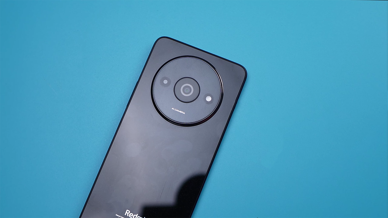 Điểm nhấn trên thiết kế của Redmi A3 là cụm camera to và tròn ở mặt lưng. Nguồn: MobileTechGist. Điểm nhấn trên thiết kế của Redmi A3 là cụm camera to và tròn ở mặt lưng. Nguồn: MobileTechGist.