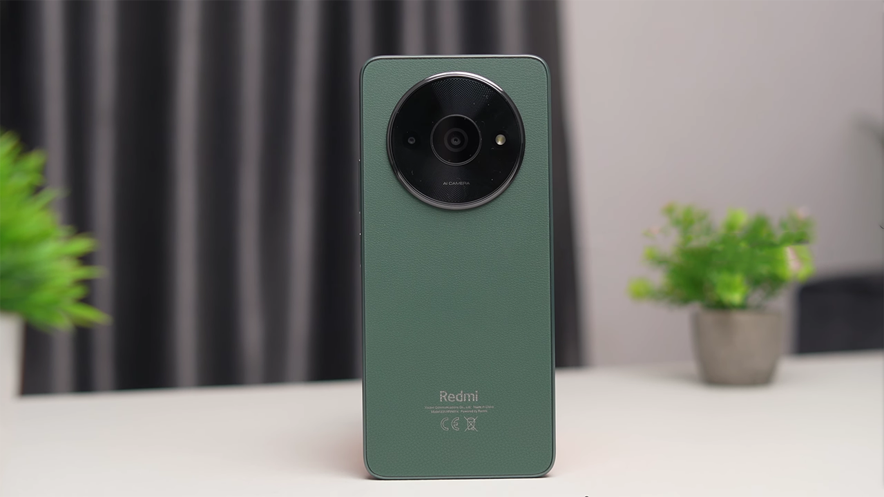 Redmi A3 còn có thể đáp ưng tốt nhu cầu sử dụng cả ngày dài của người dùng với viên pin 5.000 mAh. Nguồn: Praiz Tech. Redmi A3 còn có thể đáp ưng tốt nhu cầu sử dụng cả ngày dài của người dùng với viên pin 5.000 mAh. Nguồn: Praiz Tech.