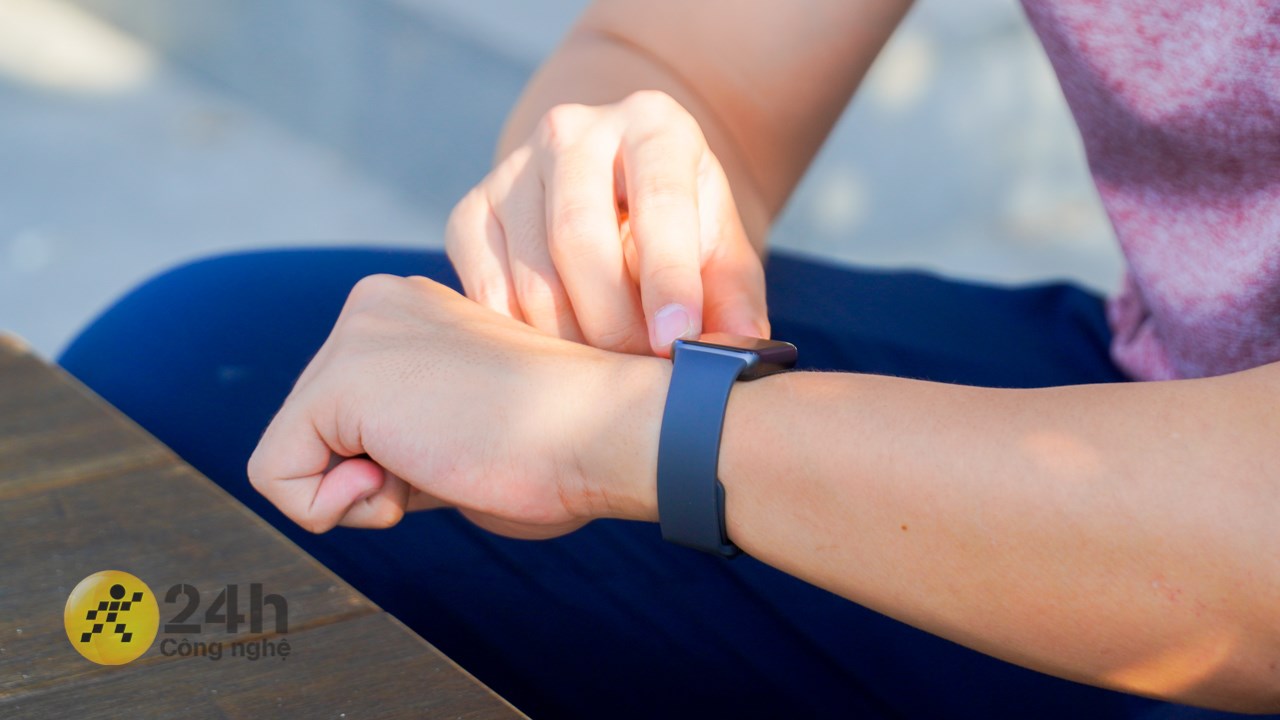 Dây đeo của Galaxy Fit3 cho cảm giác đeo rất êm ái.
