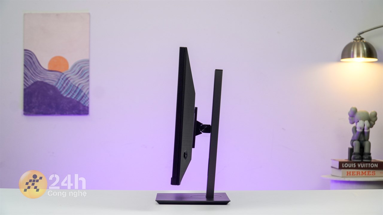 Các bạn cũng có thể nâng hạ chiều cao.