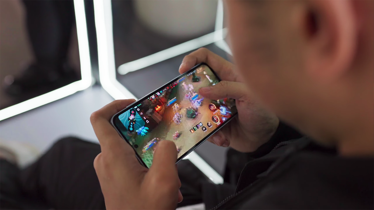 Với chip Exynos 1480 mới thì Galaxy A55 5G có thể đáp ứng tốt mọi nhu cầu sử dụng của người dùng. Nguồn: Putu Reza.