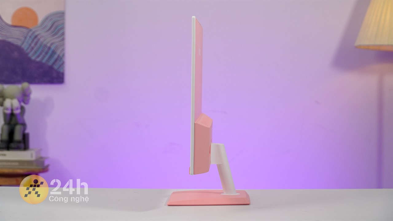 Hãng còn phối thêm những màu trắng để thiết bị trở nên đẹp và hài hòa hơn.