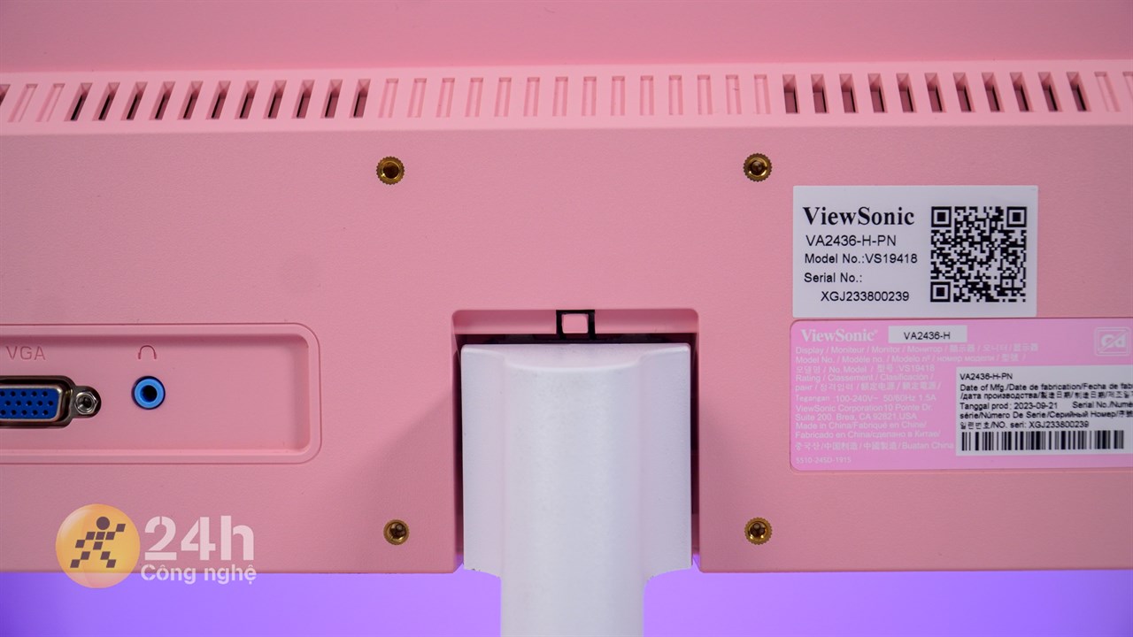 Viewsonic VA2436-H còn đi kèm với ngàm VESA để các bạn dùng chung với các mẫu giá đỡ màn hình đang có trên thị trường.