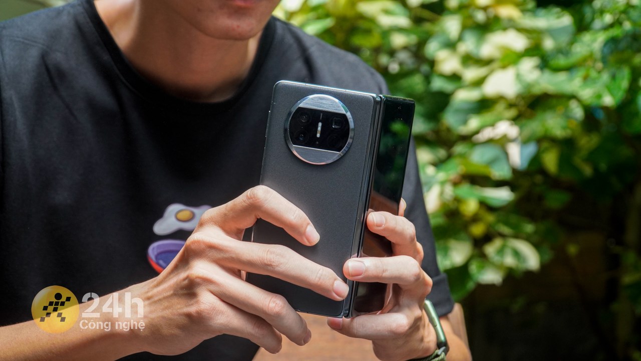 Flagship cao cấp nhất dùng chắc chắn thích hơn bản tiêu chuẩn của chúng