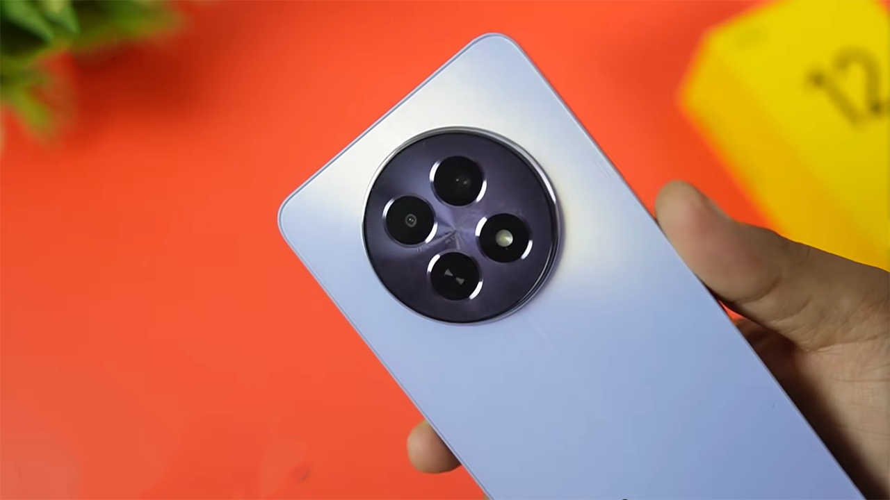 Cụm camera của realme 12 5G được thiết kế rất gọn gàng và đẹp mắt. Nguồn: Tech Guide. Cụm camera của realme 12 5G được thiết kế rất gọn gàng và đẹp mắt. Nguồn: Tech Guide.