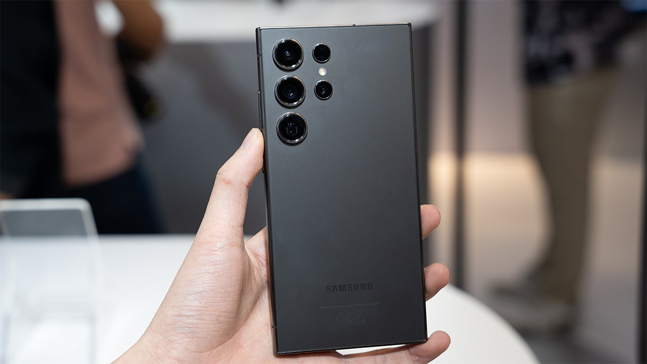 Galaxy S24 series giảm tiền triệu, shop SamZone tặng Samsung Care+ Galaxy S24 series giảm tiền triệu, shop SamZone tặng Samsung Care+