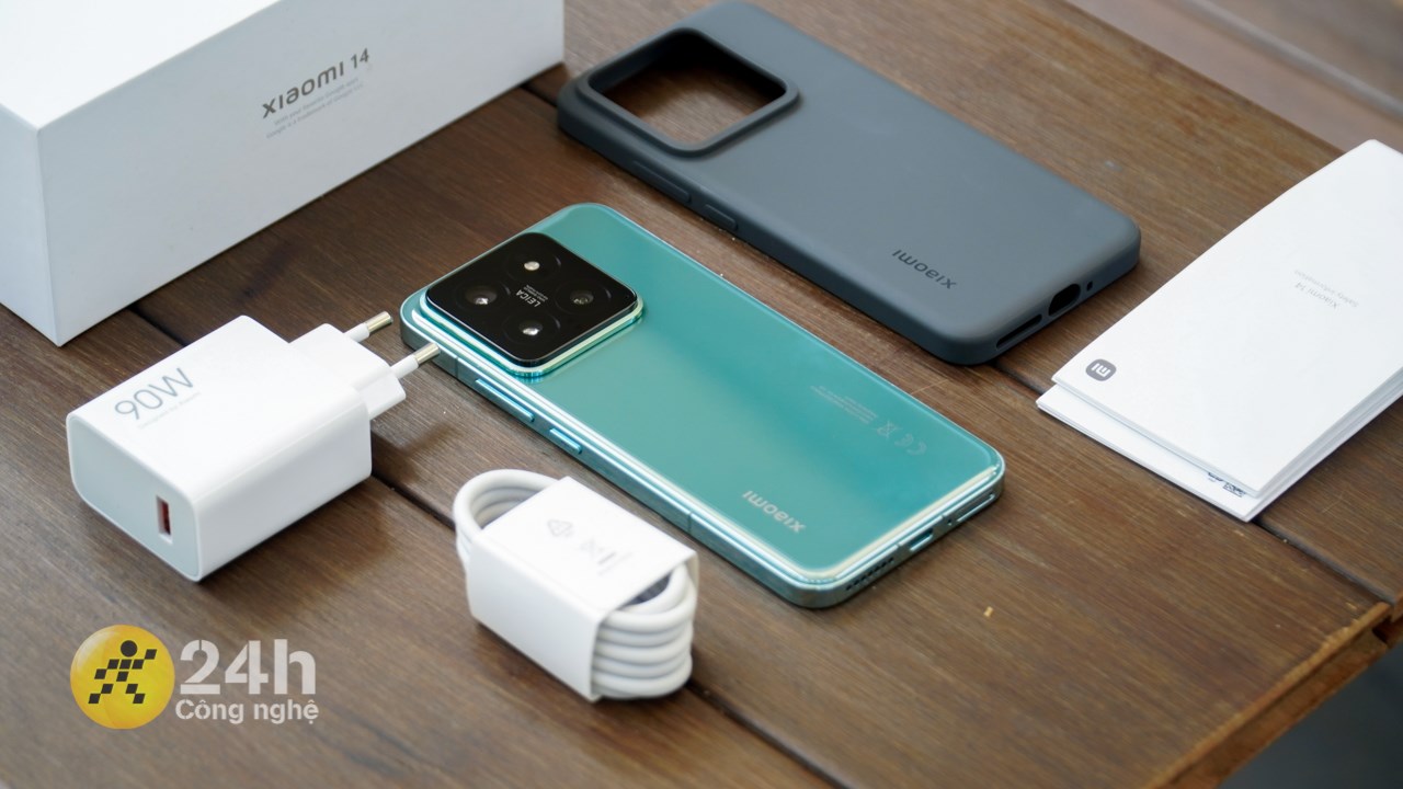 Đây là các phụ kiện được tặng kèm bên trong hộp đựng của Xiaomi 14.
