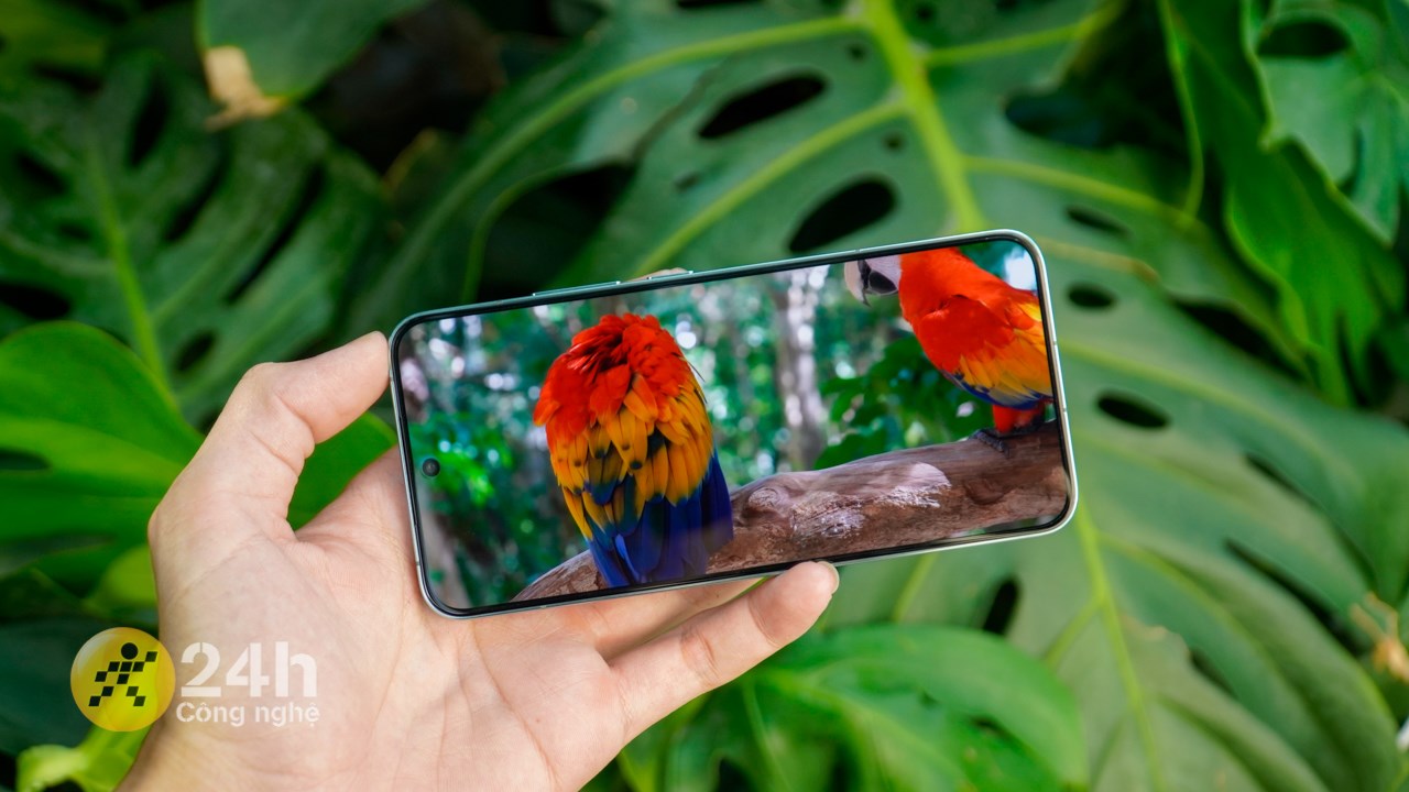 Màn hình Xiaomi 14 mang đến chất lượng hiển thị tốt và mượt mà.