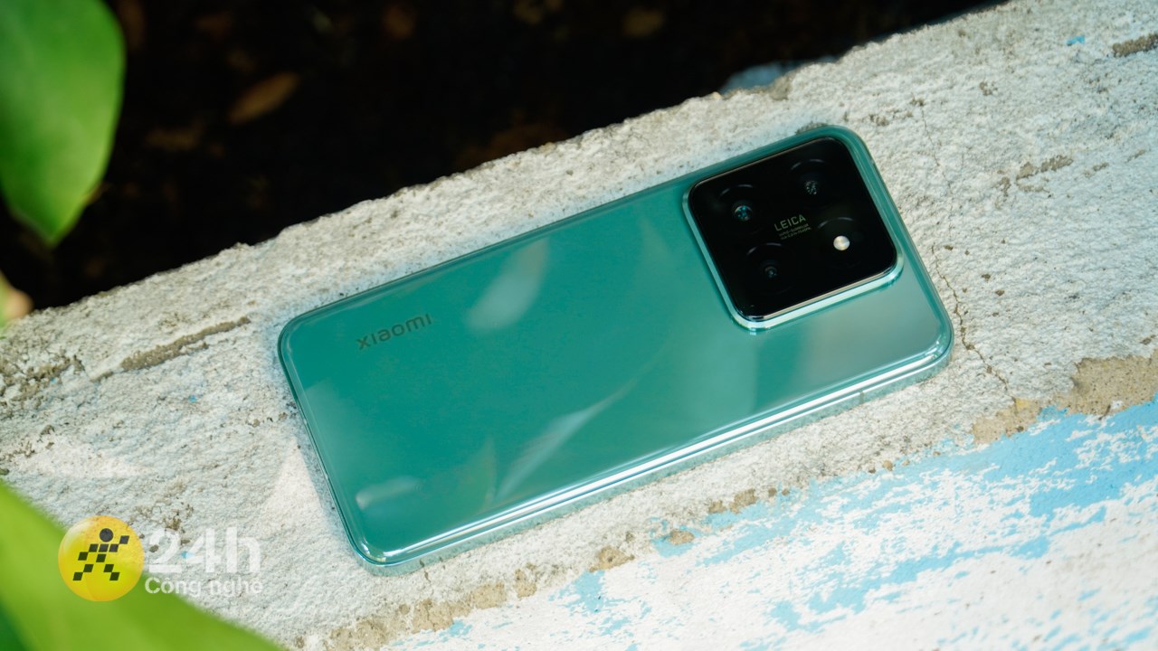 Xiaomi 14 sở hữu phong cách thiết kế vuông vắn tương tự thế hệ trước.
