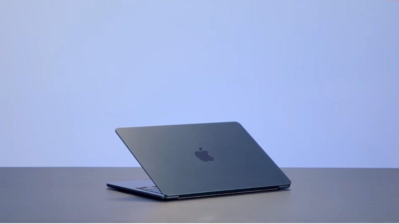 Nên chọn mua MacBook Air M3 hay MacBook Air M2? Thiết kế và màn hình có gì mới?
