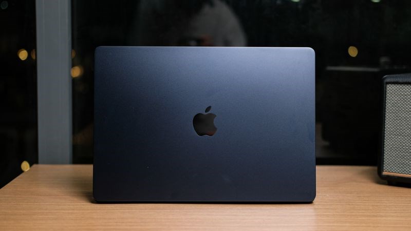 M&agrave;u xanh đen huyền b&iacute;, độc đ&aacute;o