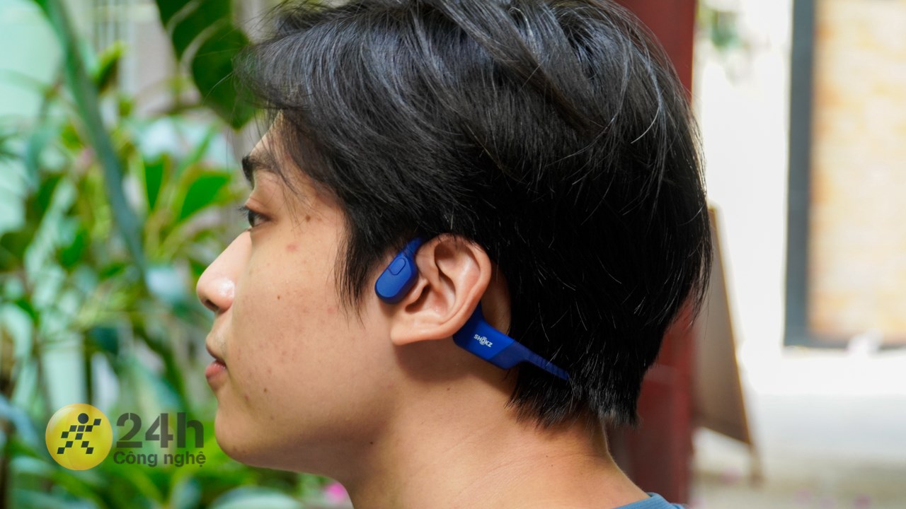 Shokz OpenRun được thiết kế theo dạng mở nên không gây bí tai khi dùng. Shokz OpenRun được thiết kế theo dạng mở nên không gây bí tai khi dùng.