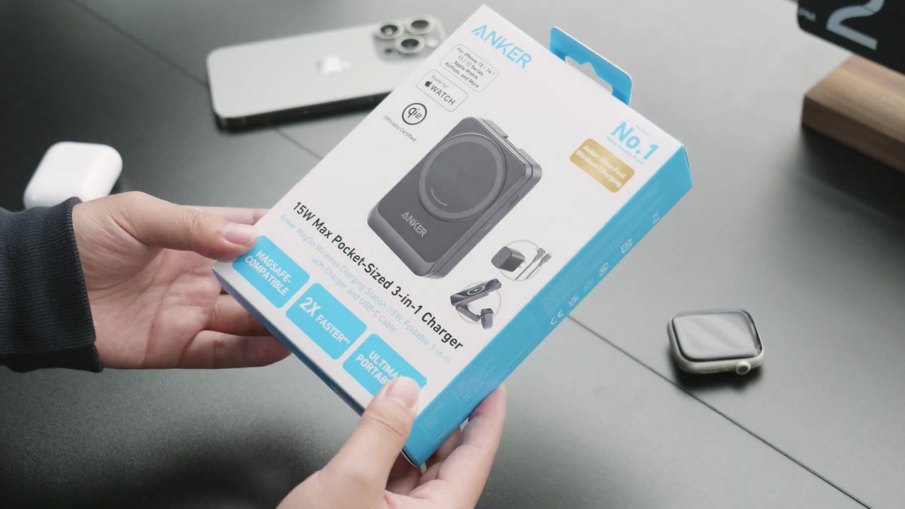 Hộp đựng của Anker MagGo 3-in-1 được thiết kế đơn giản, dễ nhận diện Hộp đựng của Anker MagGo 3-in-1 được thiết kế đơn giản, dễ nhận diện