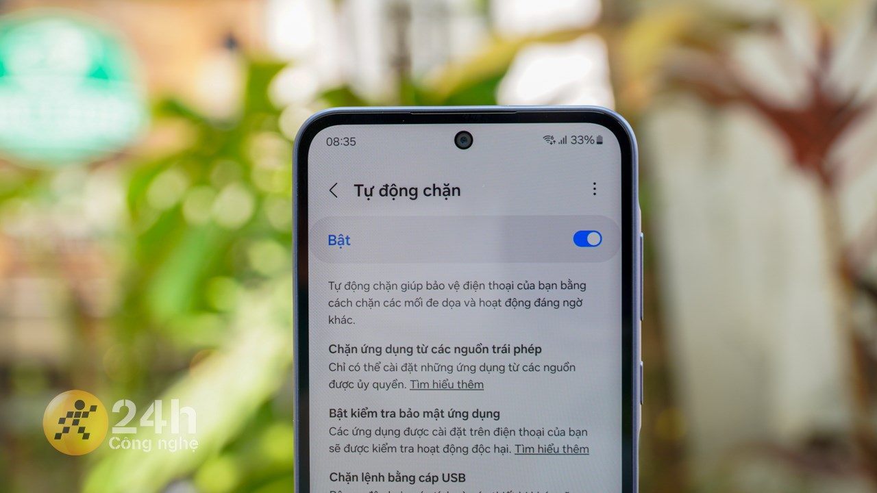 Galaxy A35 5G giờ đây có độ bảo mật cao nhờ trang bị tính năng Samsung Knox Vault. Galaxy A35 5G giờ đây có độ bảo mật cao nhờ trang bị tính năng Samsung Knox Vault.
