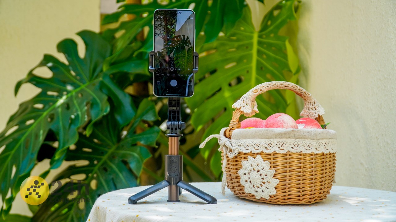 Gimbal tặng kèm còn có chất lượng haofn thiện tốt và dễ dùng. Gimbal tặng kèm còn có chất lượng haofn thiện tốt và dễ dùng.
