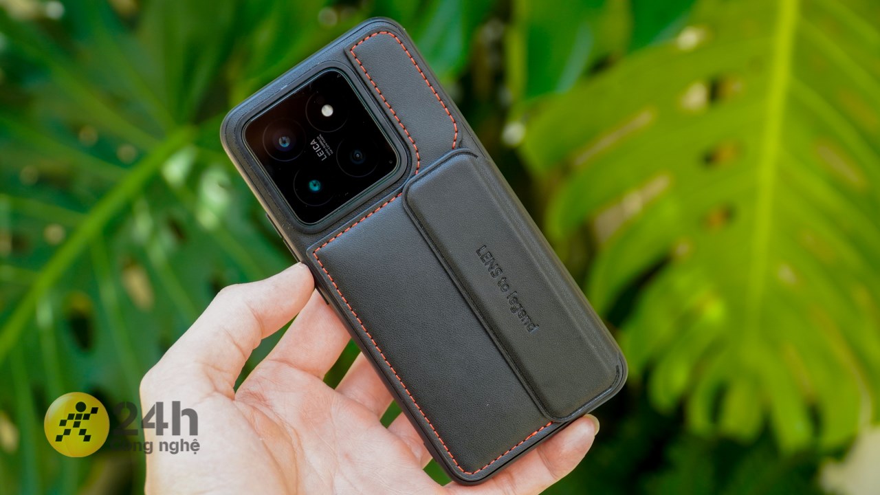 Ốp lưng tặng kèm có chất lượng hoàn thiện rất tốt. Ốp lưng tặng kèm có chất lượng hoàn thiện rất tốt.