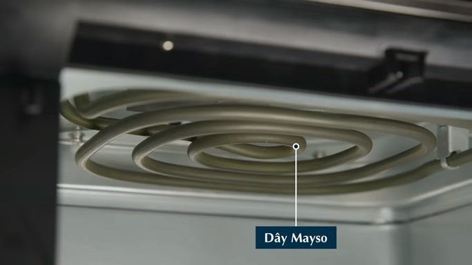 Bên trong khoang lò nướng Lock&Lock EJF291BLK sử dụng dây Mayso và quạt tản nhiệt