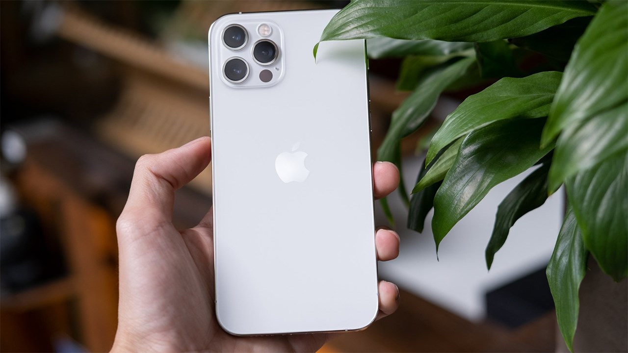 iPhone màu trắng hợp người mệnh Kim, mệnh Thuỷ chỉ từ 9.99 triệu