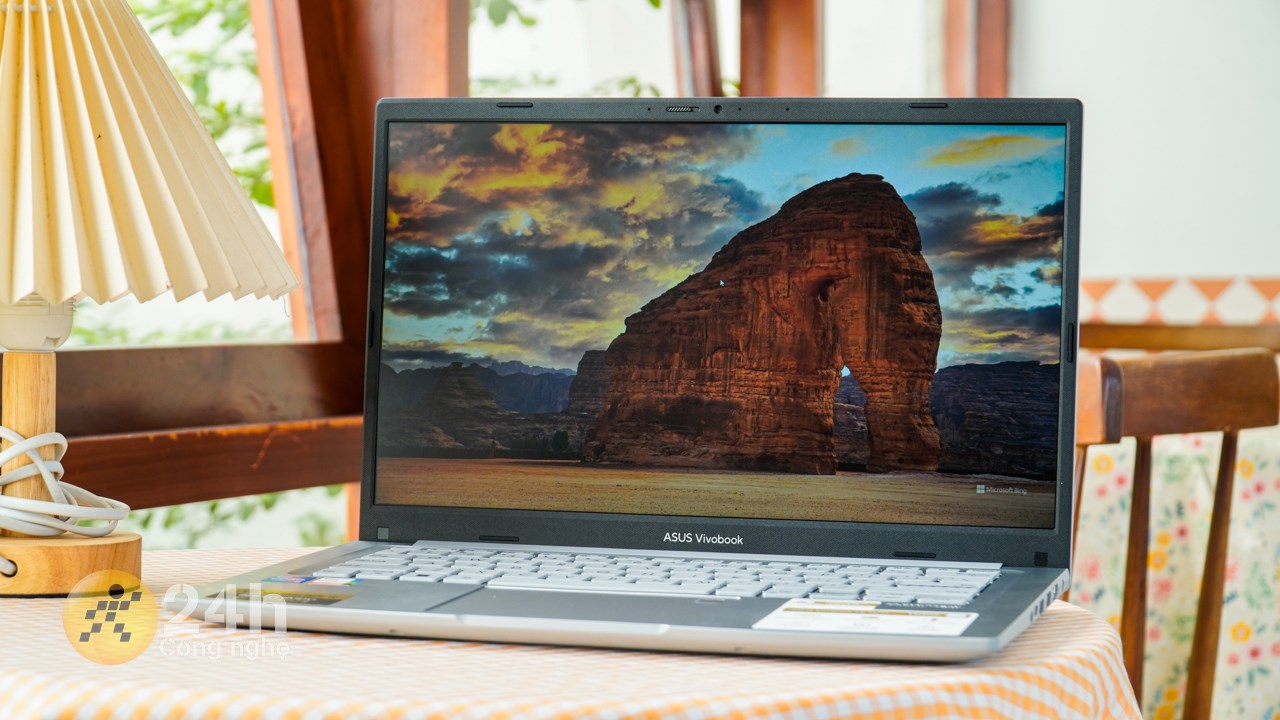 ASUS Vivobook X1404ZA bản Intel Core i5 thế hệ 12 còn được trang bị màn hình có chất lượng hiển thị tốt.
