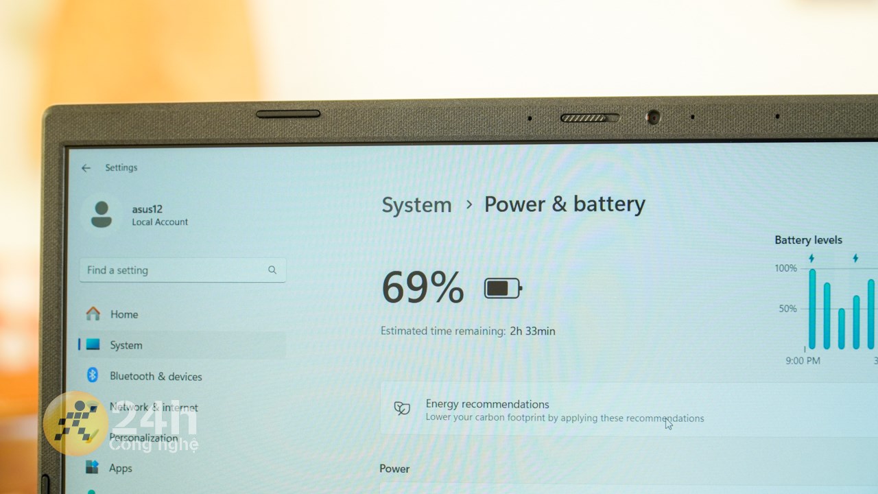 Nếu không dùng sạc thì ASUS Vivobook X1404ZA bản Intel Core i5 thế hệ 12 có thể hoạt động được 4 tiếng.