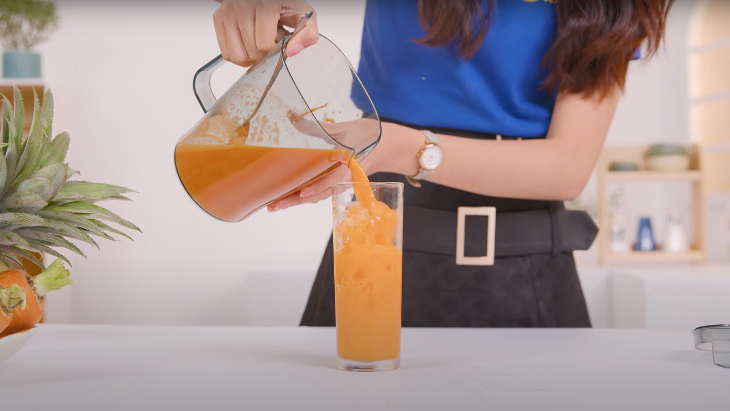 Quan sát hiện tượng tách lớp tự nhiên của nước ép sau khoảng 5 phút