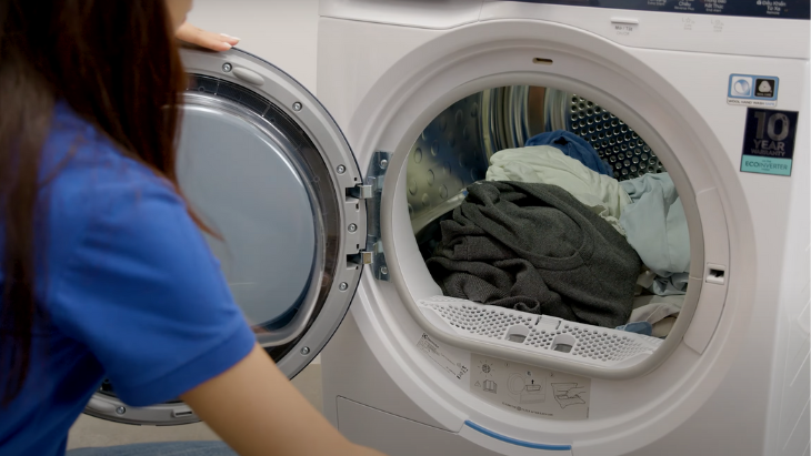 Máy sấy bơm nhiệt Electrolux UltimateCare 9 kg EDH903R9WB - đèn lồng