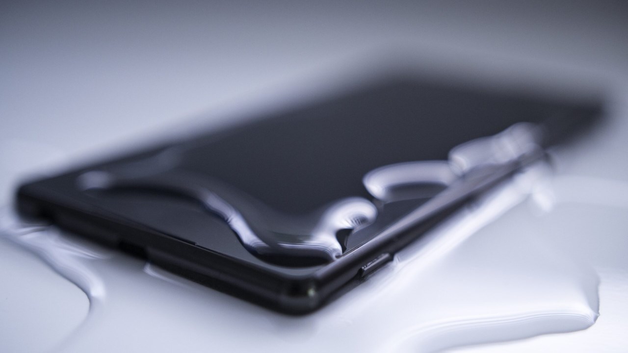 Thêm hệ số chống nước, giảm nỗi lo thiết bị giá rẻ hư hỏng không mong muốn Thêm hệ số chống nước, giảm nỗi lo thiết bị giá rẻ hư hỏng không mong muốn