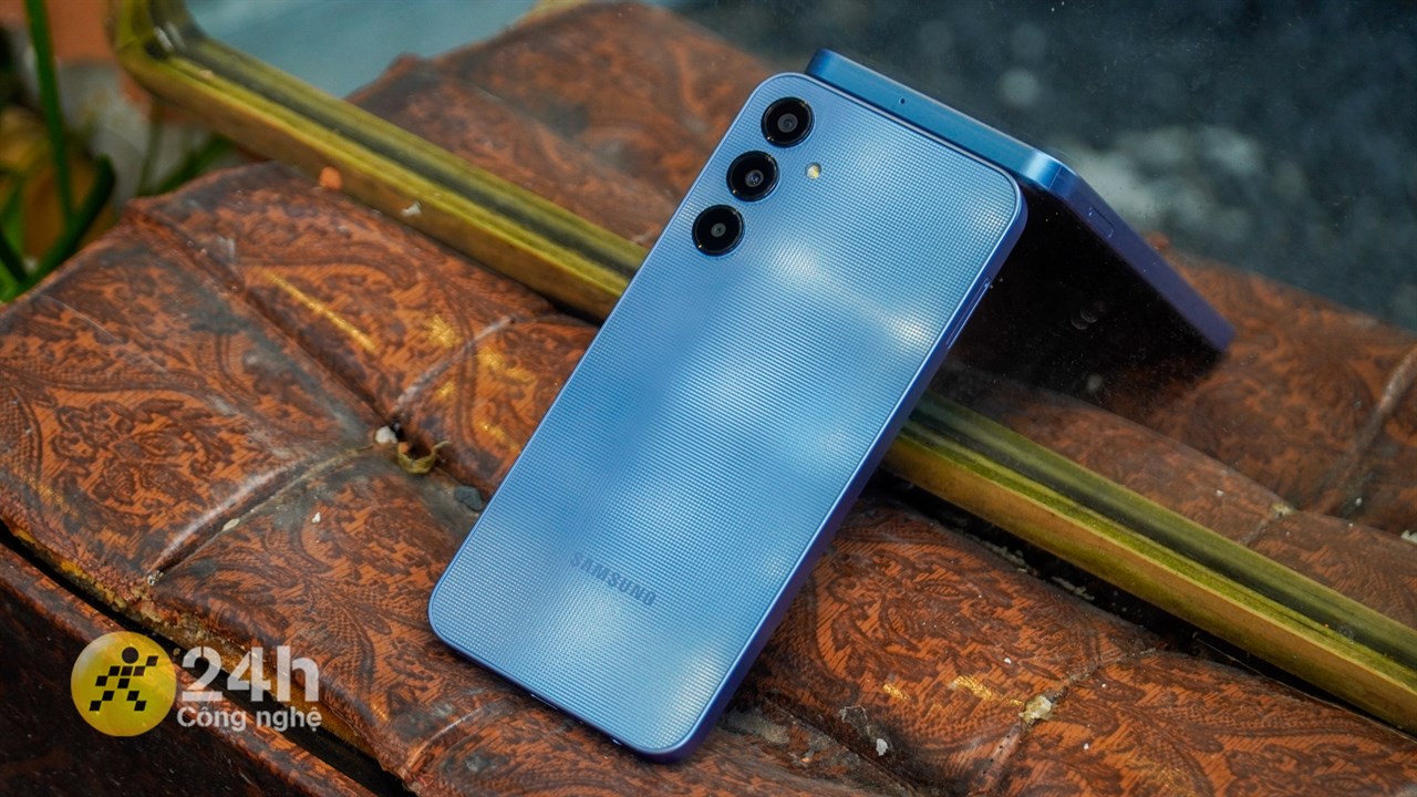 Cụm 3 camera trên Galaxy A25 cũng được Samsung chăm chút kỹ càng