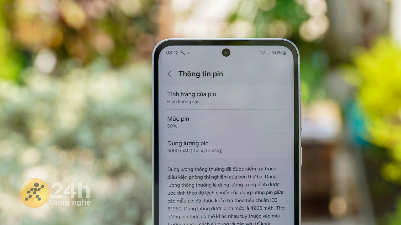 Ngoài viên pin 5.000 mAh, Galaxy A55 còn được trang bị sạc nhanh 25 W