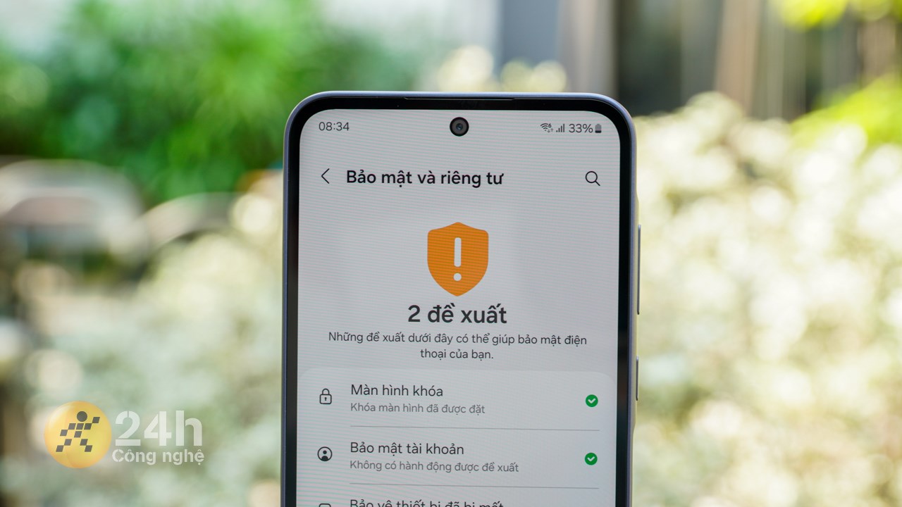 Bên cạnh đó, công cụ Samsung Knox Vault trên Galaxy A35 5G cũng gợi ý một số biện pháp để tăng cường bảo mật cho điện thoại.
