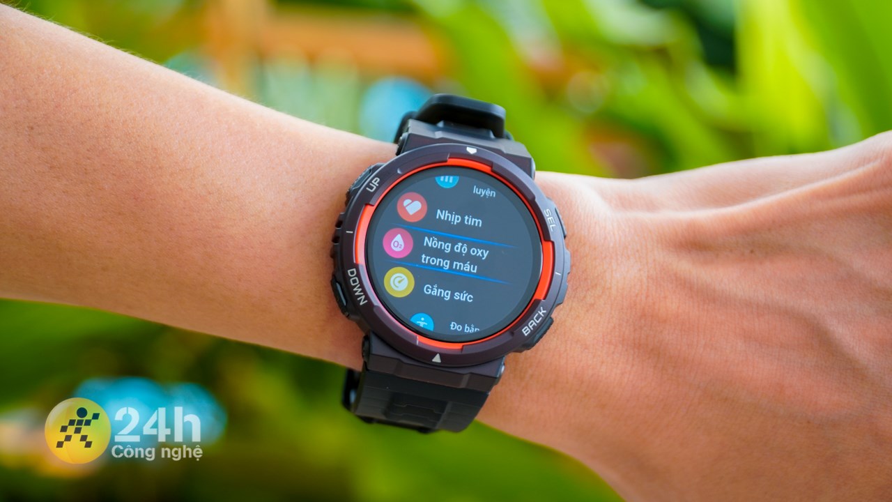 Amazfit Active Egde còn có thể đo nhịp tim, Stress, SpO2,.. với độ chính xác tương đối cao.