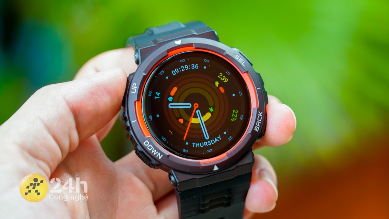 Giá bán của Amazfit Active Egde rất hời so với những gì mà sản phẩm này được trang bị.