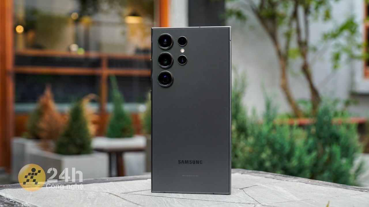 Flagship xịn sò thuộc phân khúc cao cấp, tuy nhiên lại vô cùng xứng đáng: Samsung Galaxy S24 Ultra 5G. Flagship xịn sò thuộc phân khúc cao cấp, tuy nhiên lại vô cùng xứng đáng: Samsung Galaxy S24 Ultra 5G.