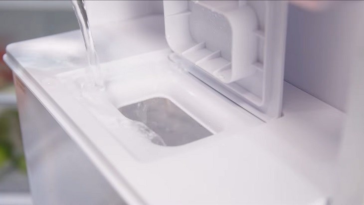 Hộp nước lấy ngoài Hộp chứa nước dung tích 3 lít cho vòi lấy nước ngoài