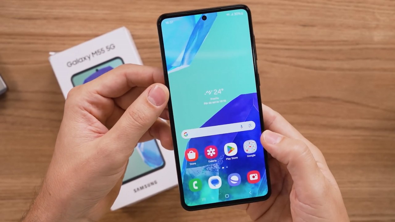 Galaxy M55 5G sở hữu RAM 8 GB và bộ nhớ trong tối đa 256 GB