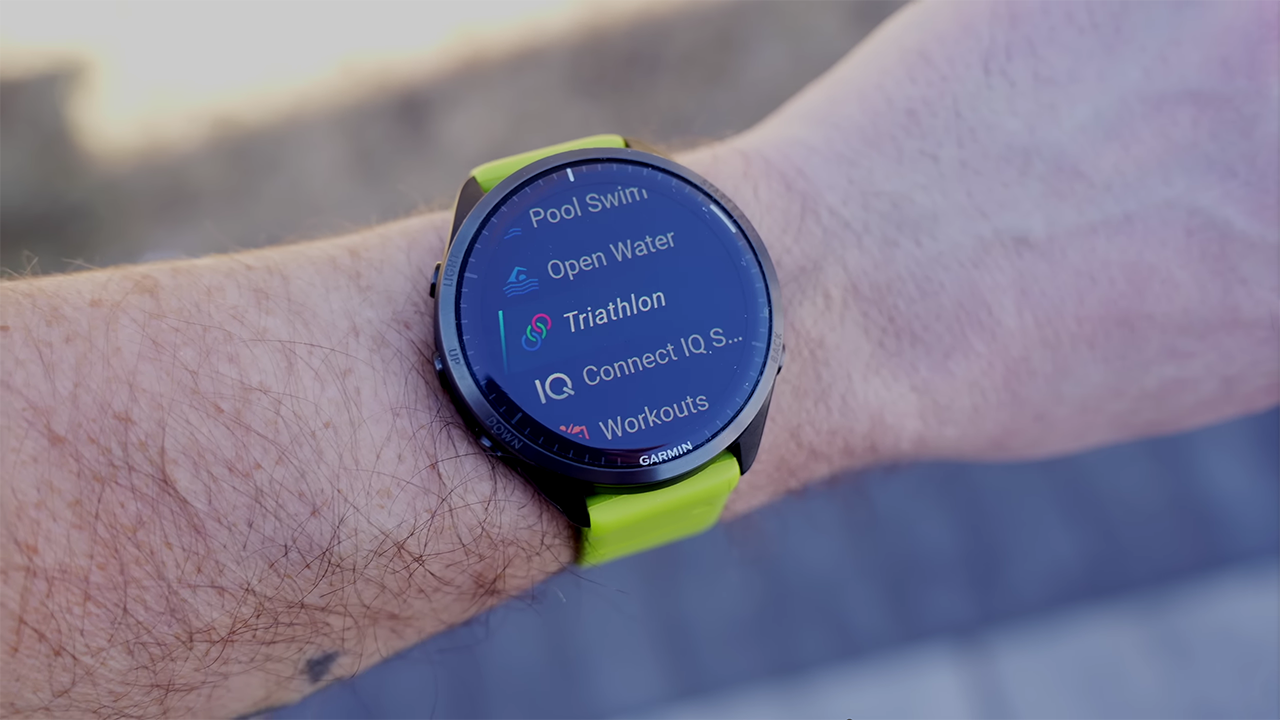 Garmin Forerunner 165 được trang bị nhiều bài tập khác nhau. Garmin Forerunner 165 được trang bị nhiều bài tập khác nhau.