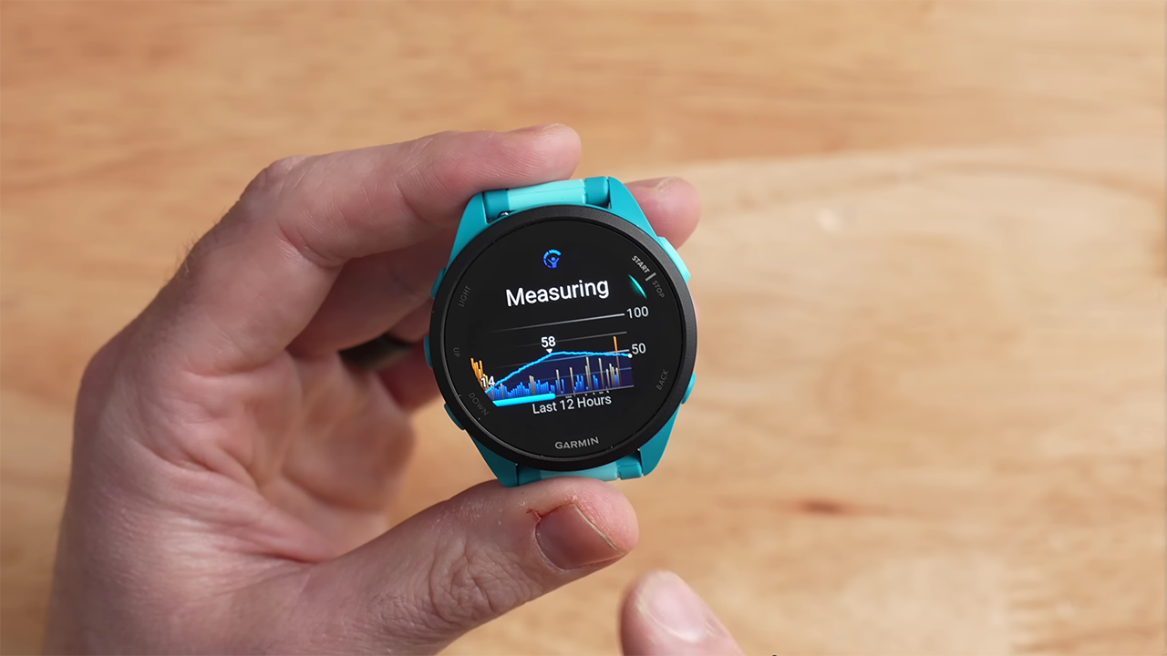 Garmin Forerunner 165 được trang bị rất nhiều cảm biến chuyên dụng để người dùng theo dõi sức khỏe. Garmin Forerunner 165 được trang bị rất nhiều cảm biến chuyên dụng để người dùng theo dõi sức khỏe.