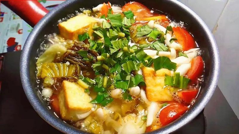 Bạn có thể nấu canh chua nấm bào ngư giúp giải nhiệt vào ngày nắng nóng
